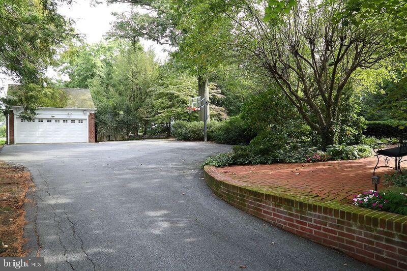 SCHOOL LANE HILLS - Residential