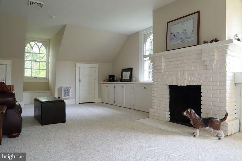 SCHOOL LANE HILLS - Residential