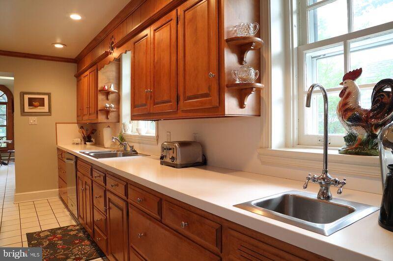SCHOOL LANE HILLS - Residential