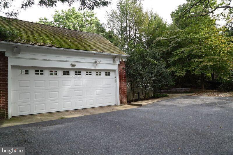 SCHOOL LANE HILLS - Residential