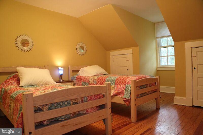 SCHOOL LANE HILLS - Residential