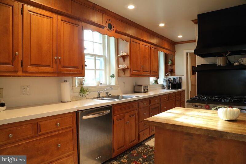SCHOOL LANE HILLS - Residential
