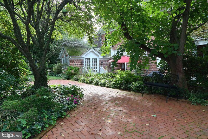 SCHOOL LANE HILLS - Residential