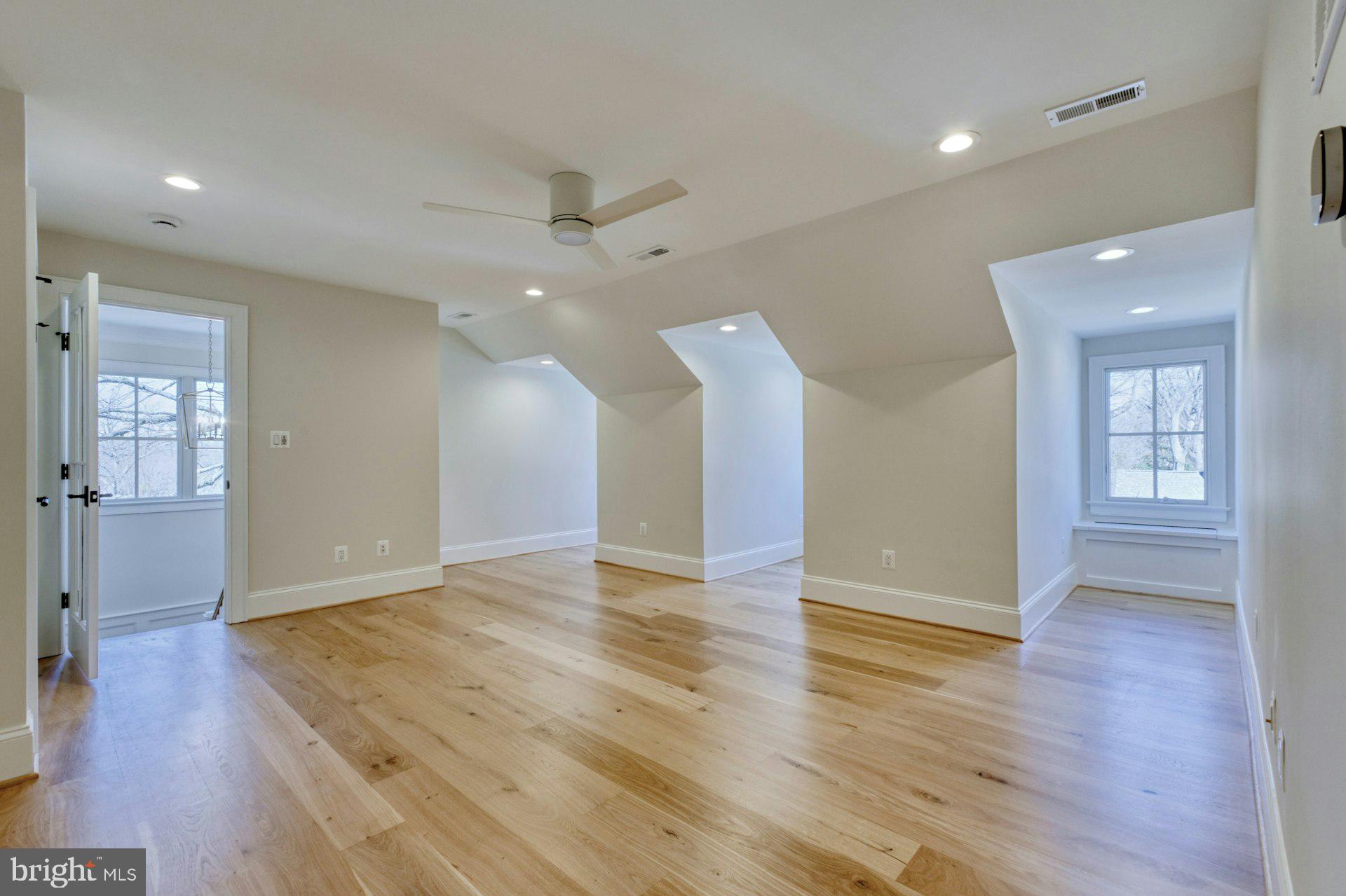BELLEVUE FOREST - Residential