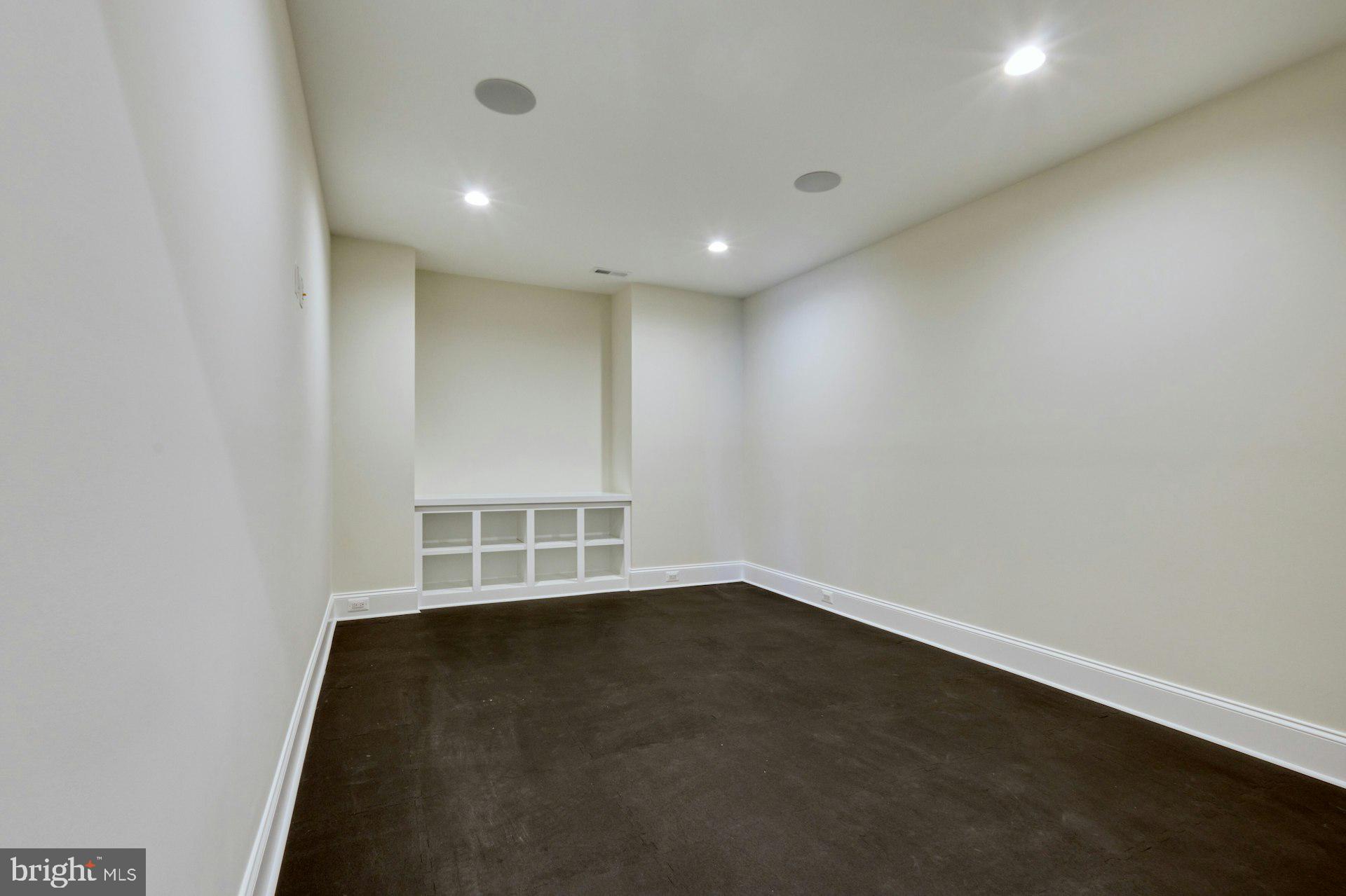 BELLEVUE FOREST - Residential