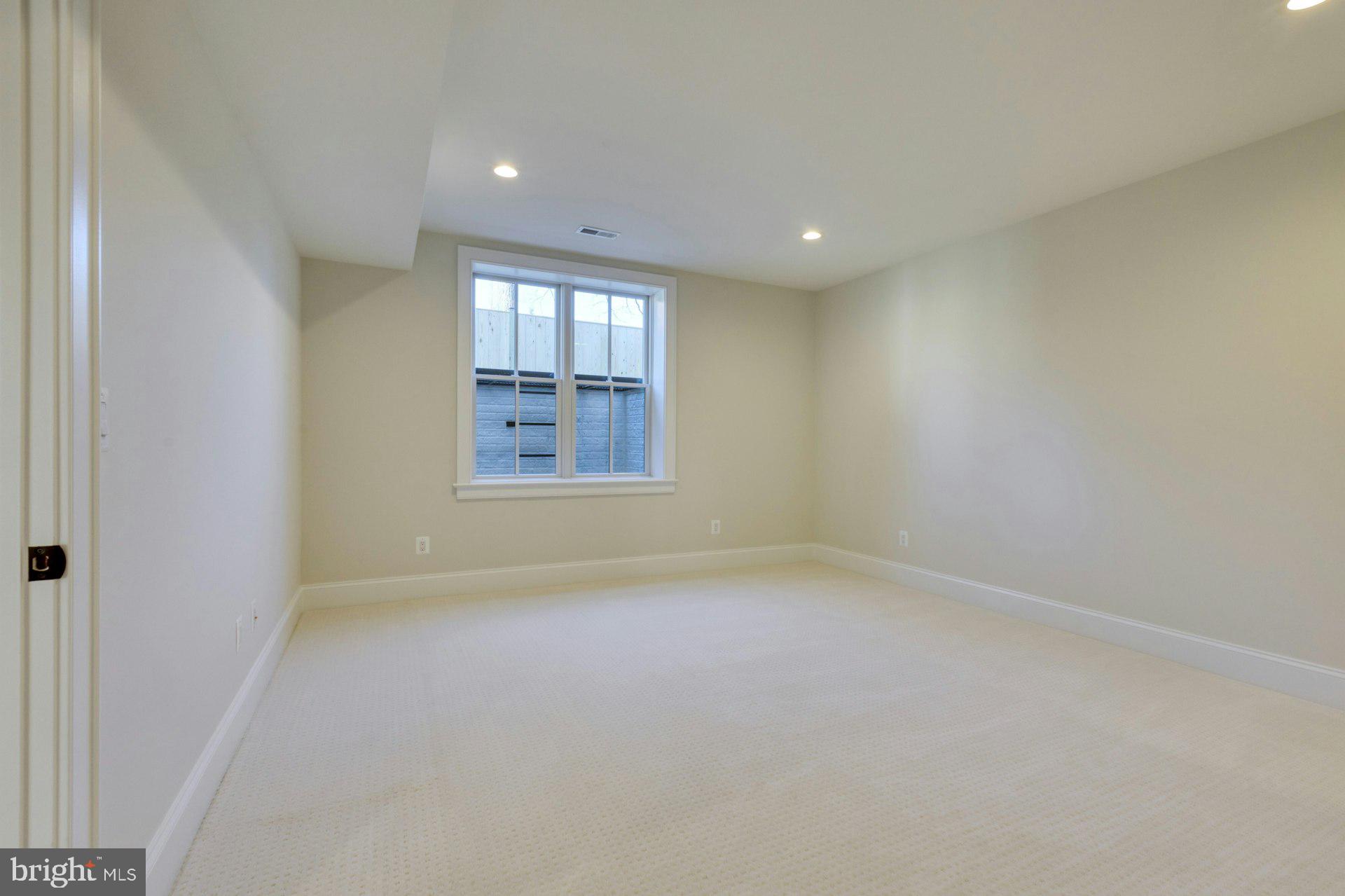 BELLEVUE FOREST - Residential