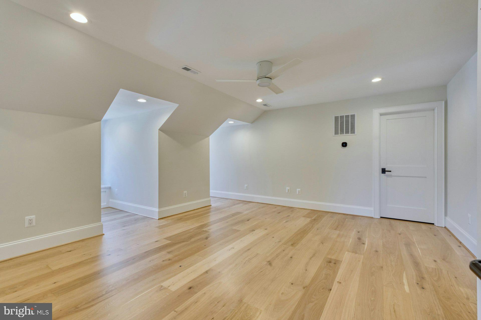 BELLEVUE FOREST - Residential