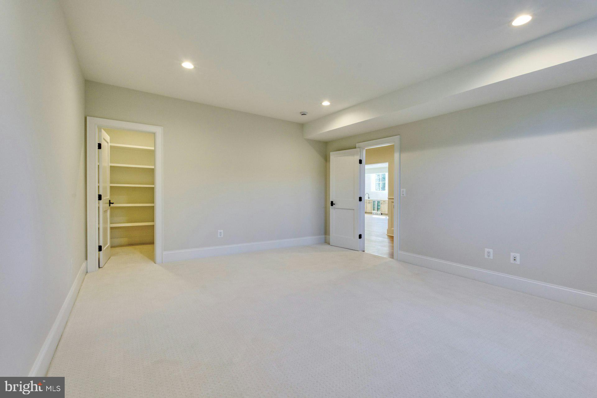 BELLEVUE FOREST - Residential