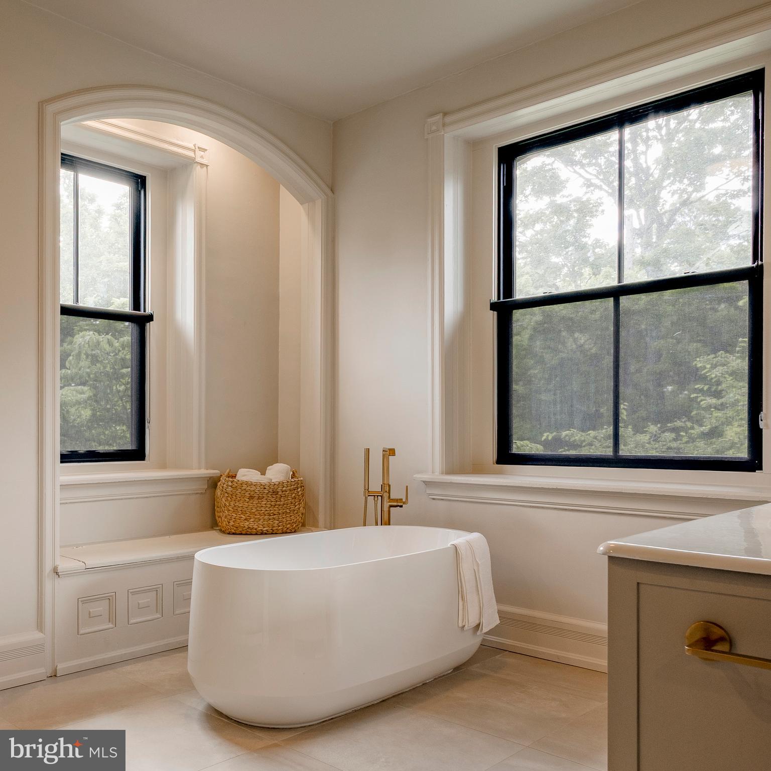 CHESTNUT HILL - Residential