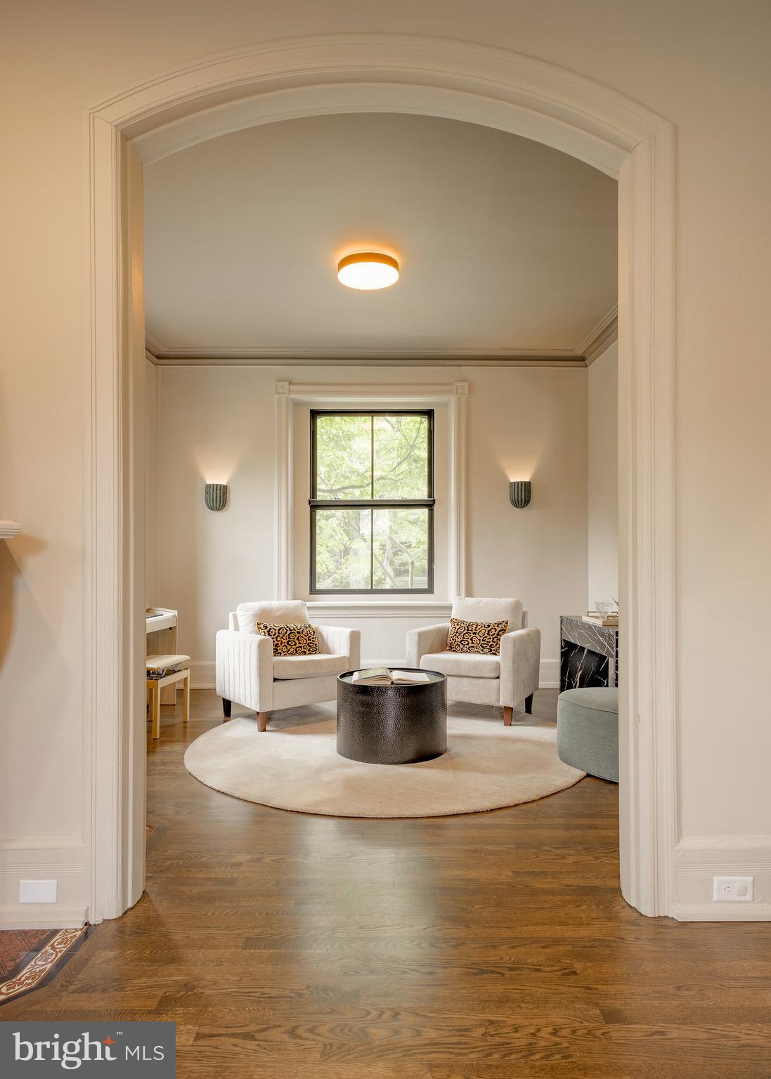 CHESTNUT HILL - Residential