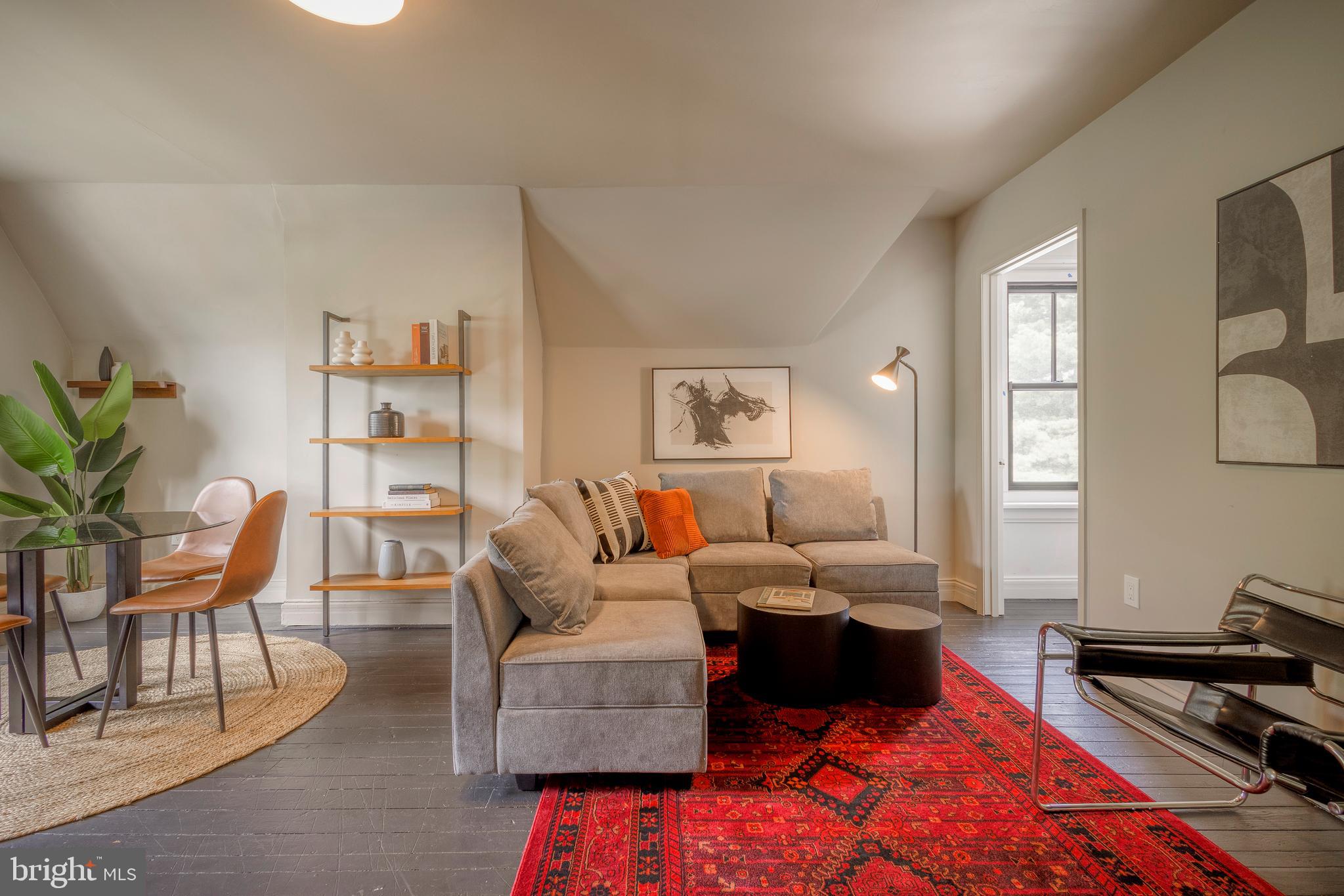 CHESTNUT HILL - Residential