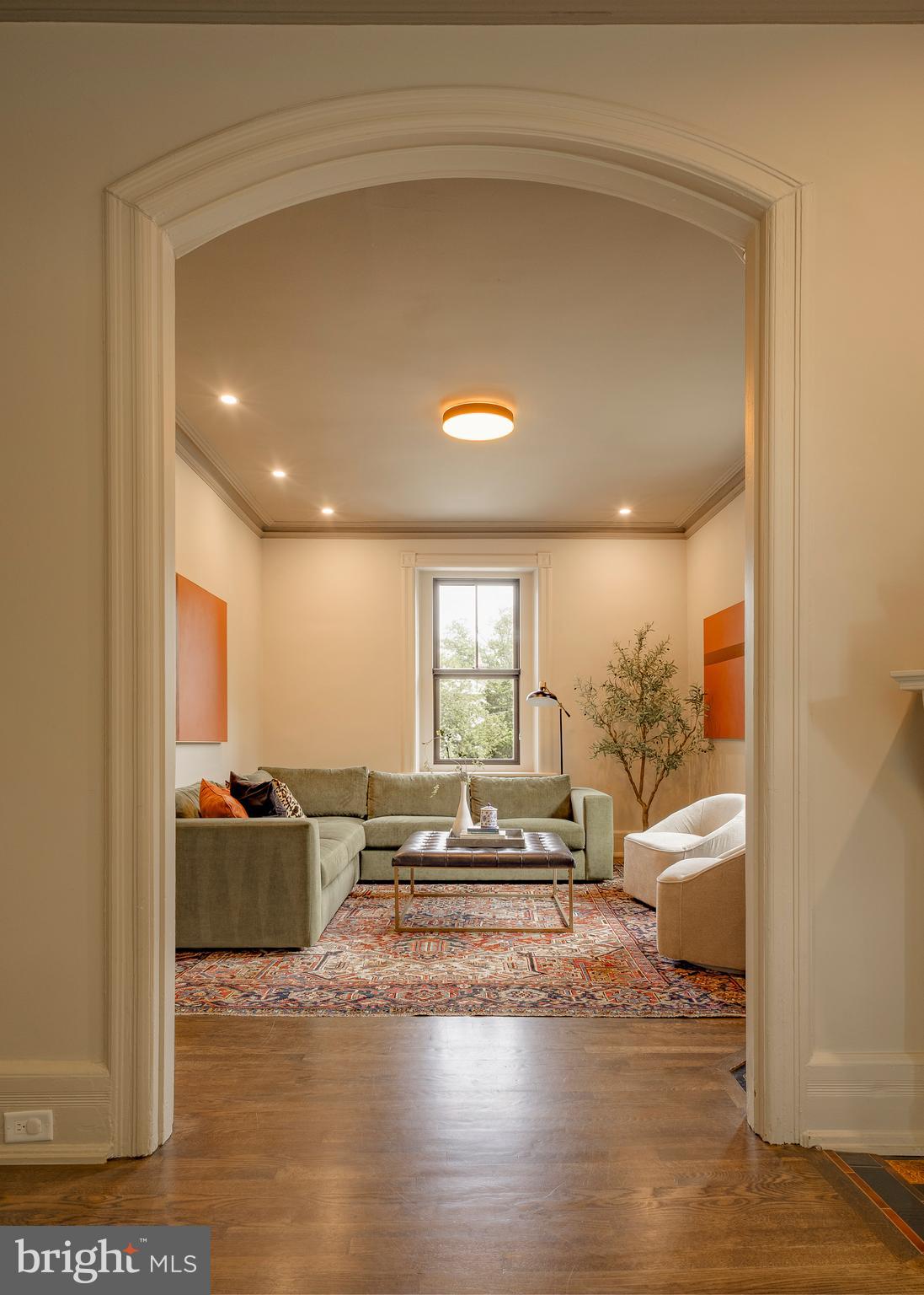 CHESTNUT HILL - Residential