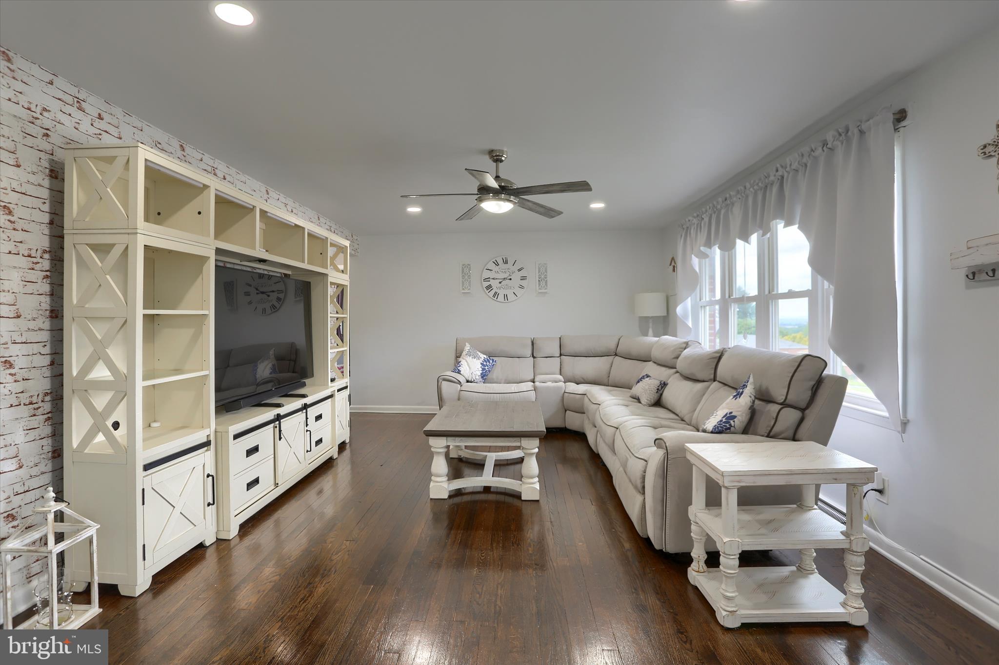 SPRINGETTSBURY TWP - Residential