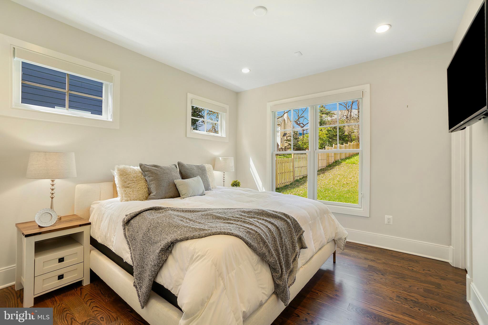 LONE OAK - Residential