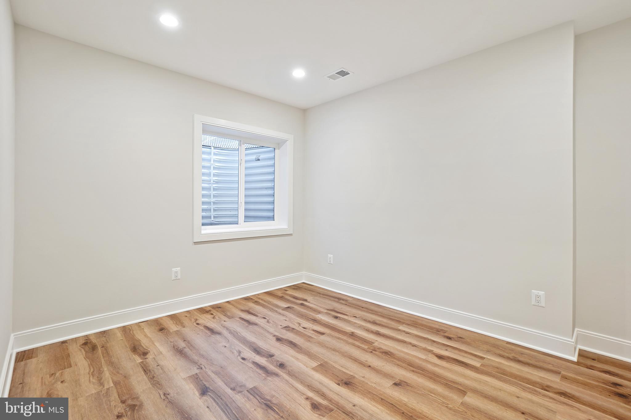 LONE OAK - Residential