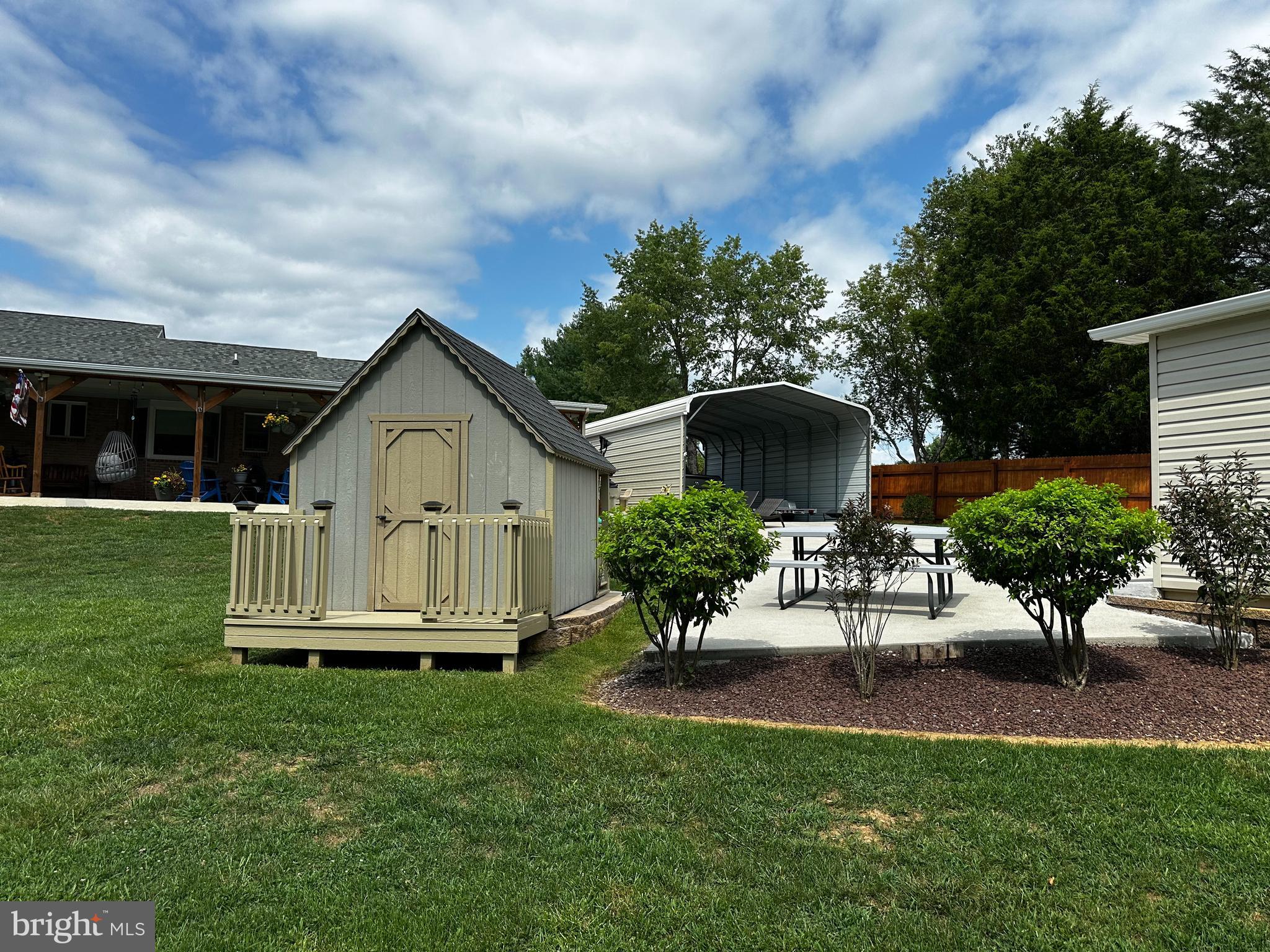 EVERMAY MANOR - Residential