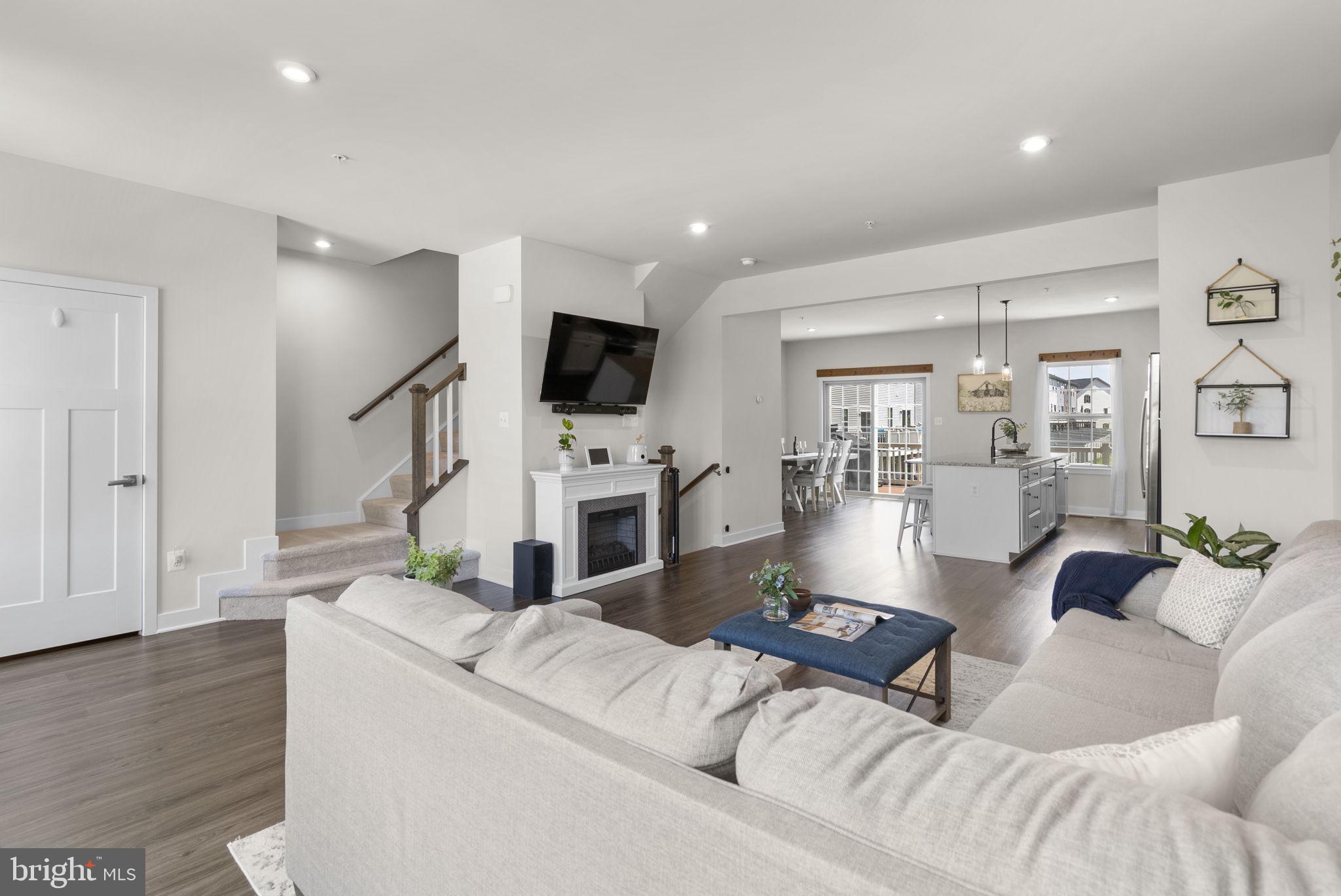 LAKE LINGANORE EAGLEHEAD - Residential