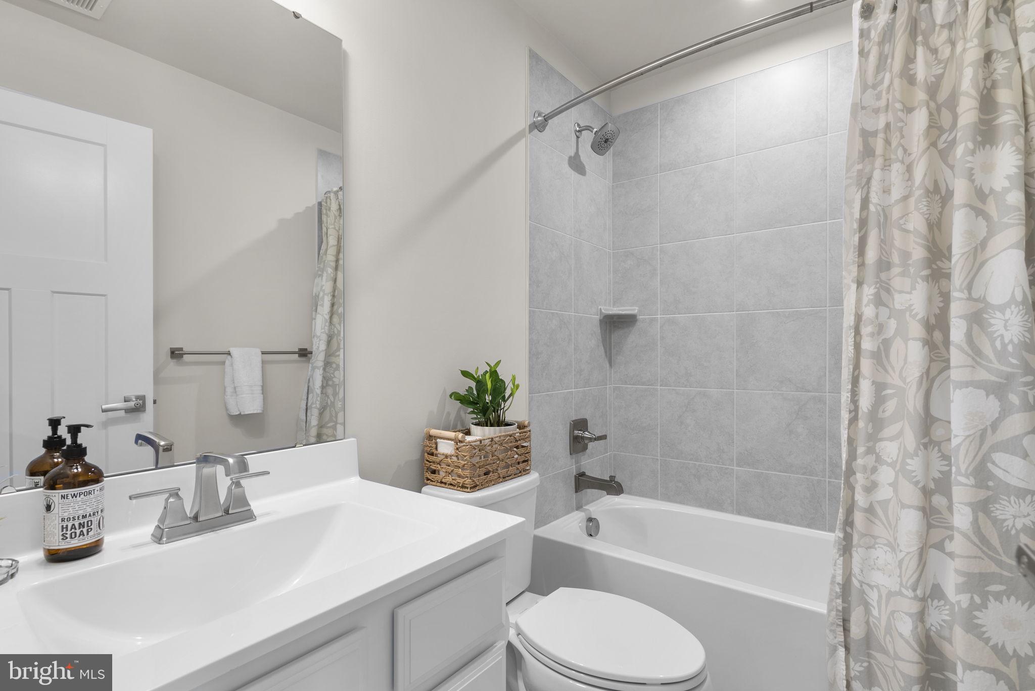 LAKE LINGANORE EAGLEHEAD - Residential