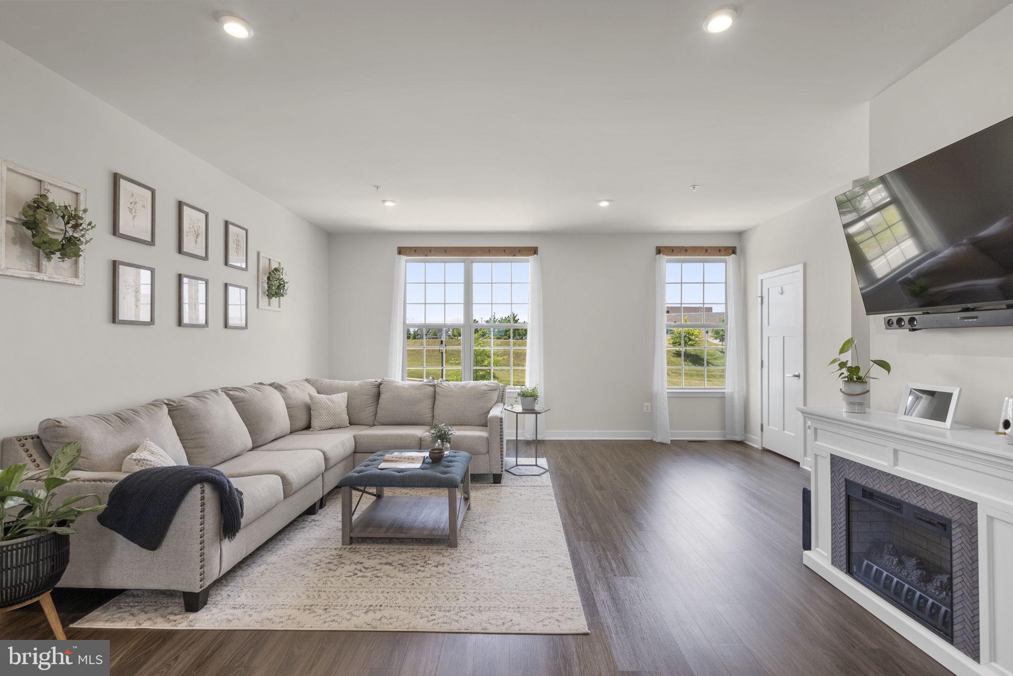 LAKE LINGANORE EAGLEHEAD - Residential