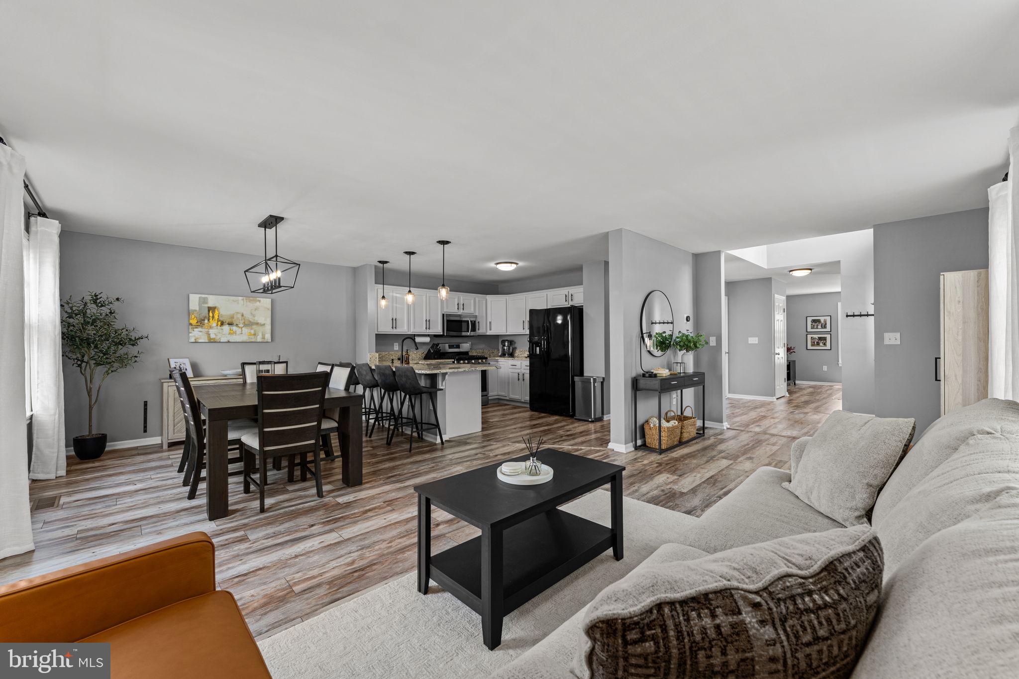PRESTON COURT - Residential