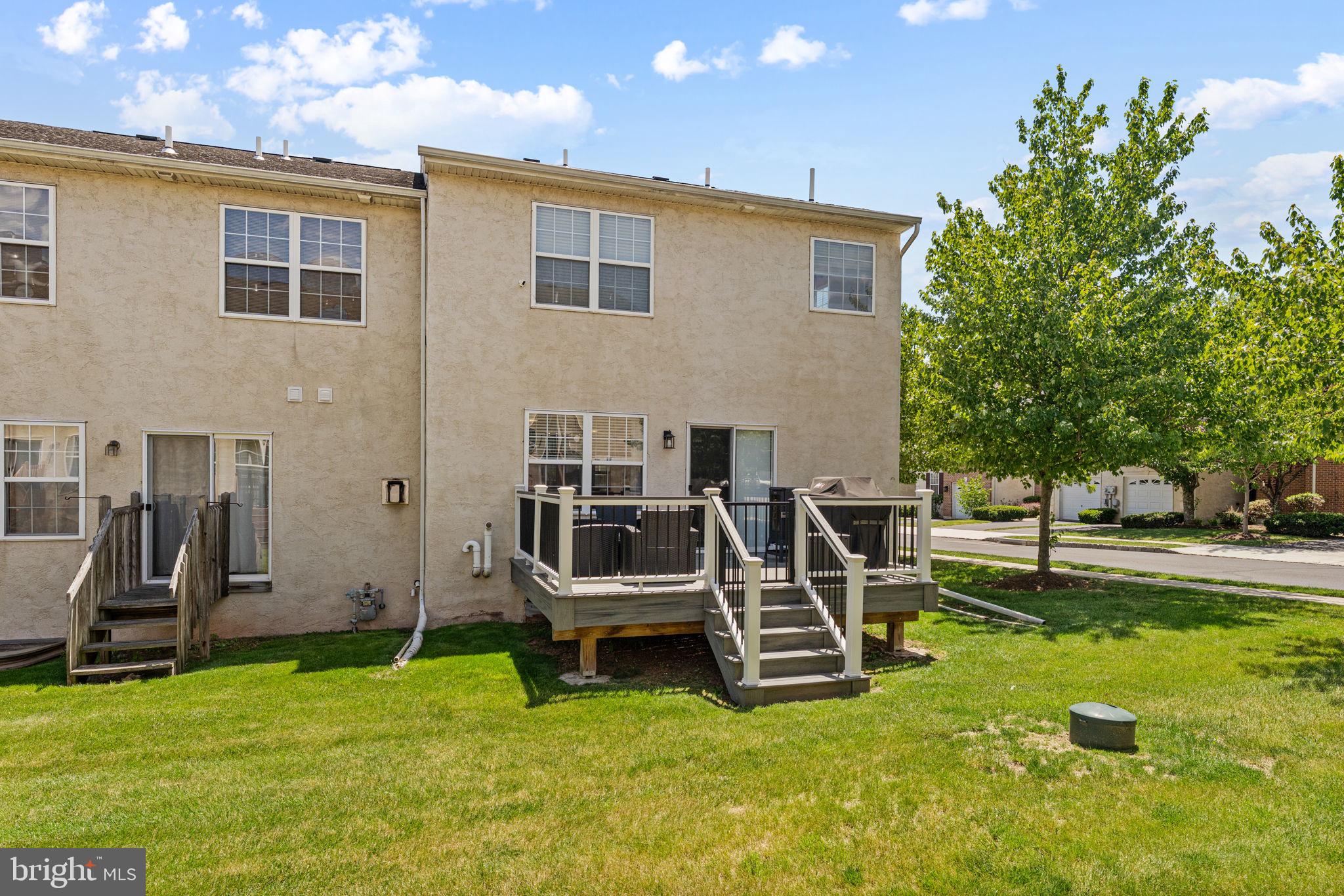 PRESTON COURT - Residential
