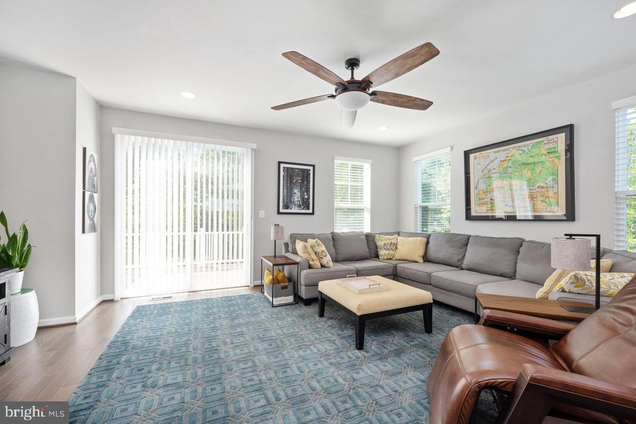 PEMBROOKE - Residential Lease