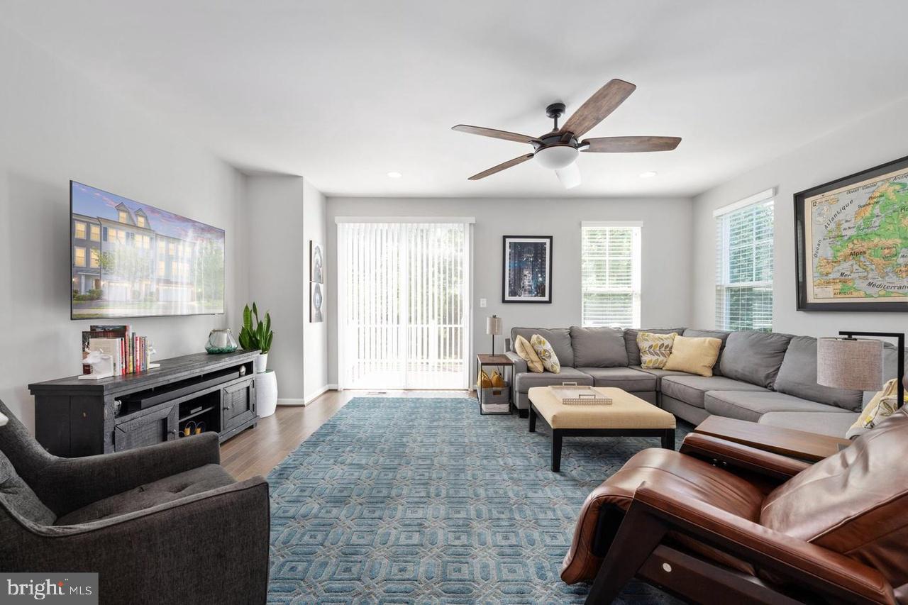 PEMBROOKE - Residential Lease