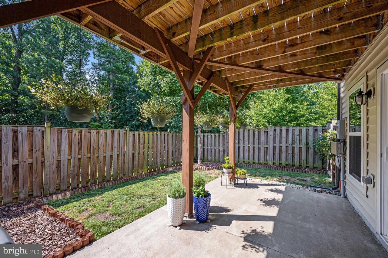 PEMBROOKE - Residential Lease