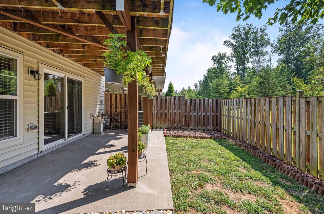 PEMBROOKE - Residential Lease
