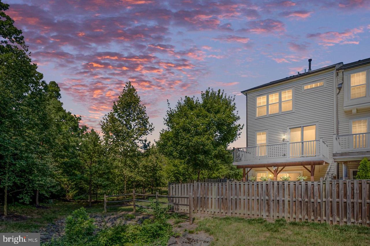 PEMBROOKE - Residential Lease
