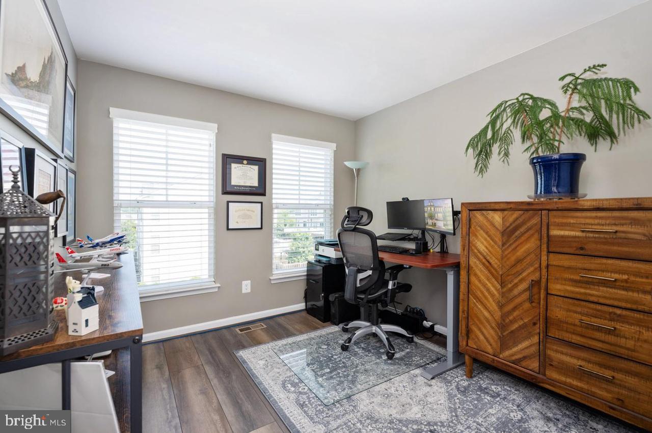 PEMBROOKE - Residential Lease