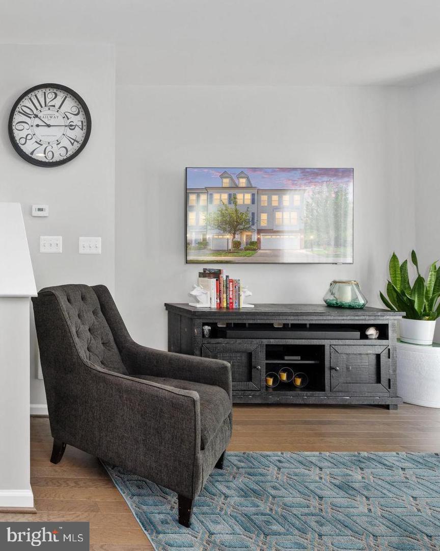 PEMBROOKE - Residential Lease