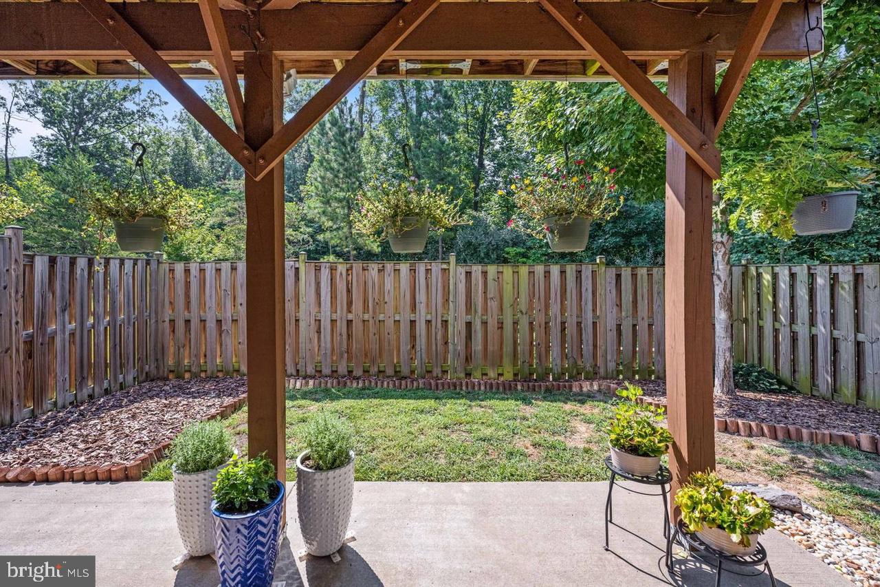 PEMBROOKE - Residential Lease