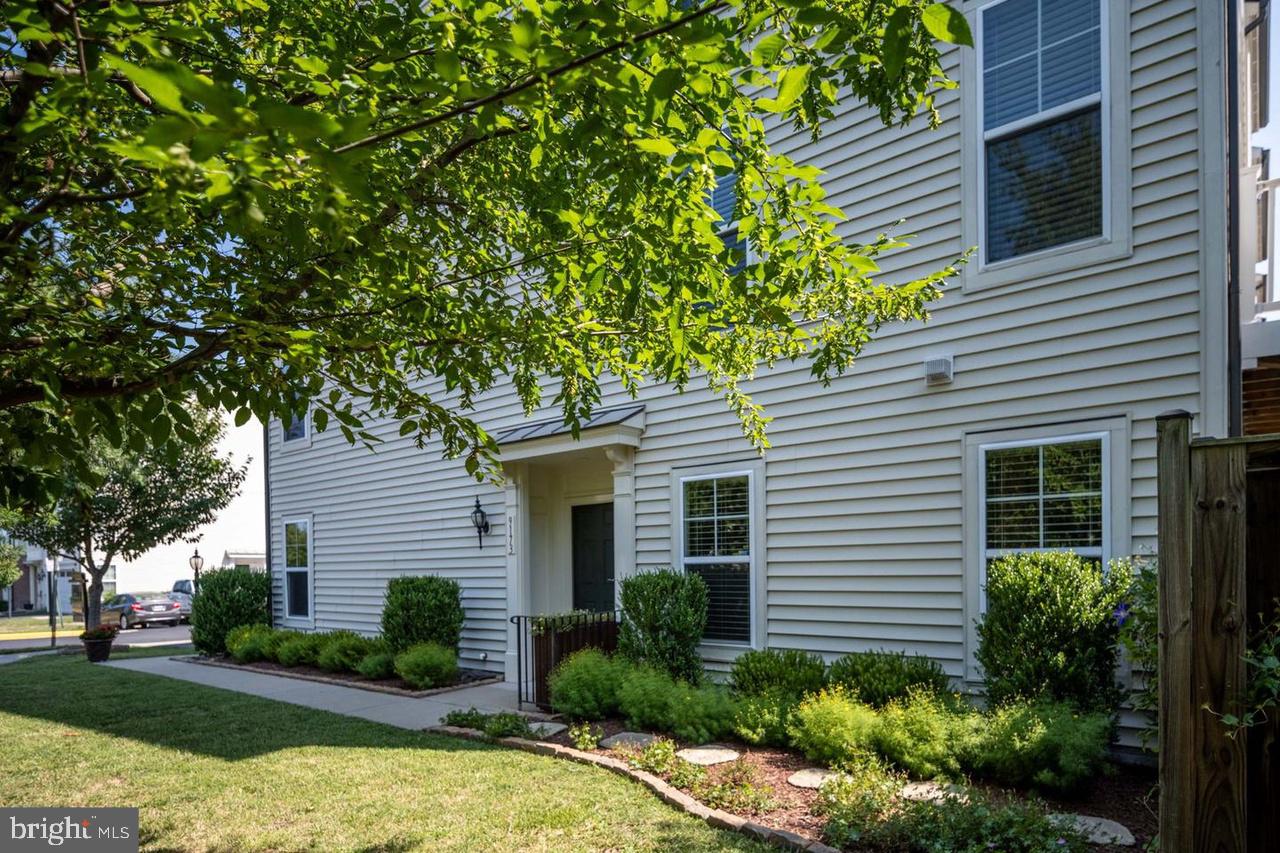 PEMBROOKE - Residential Lease