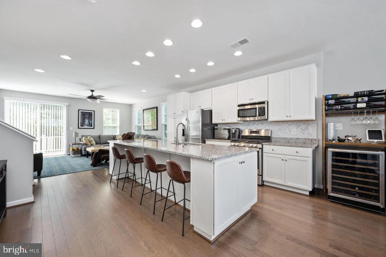 PEMBROOKE - Residential Lease