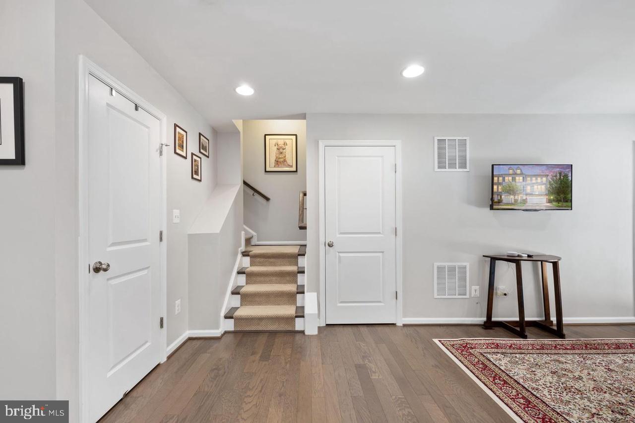 PEMBROOKE - Residential Lease