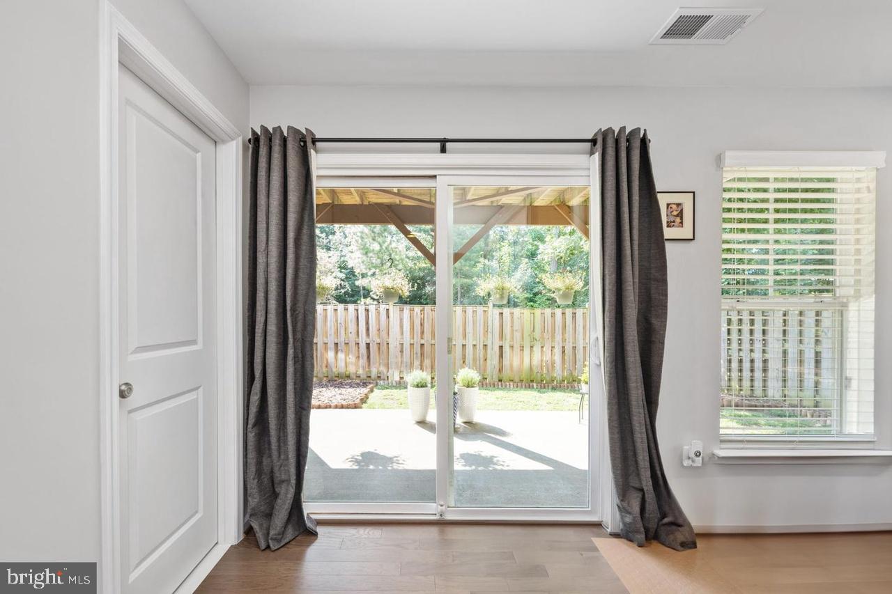 PEMBROOKE - Residential Lease