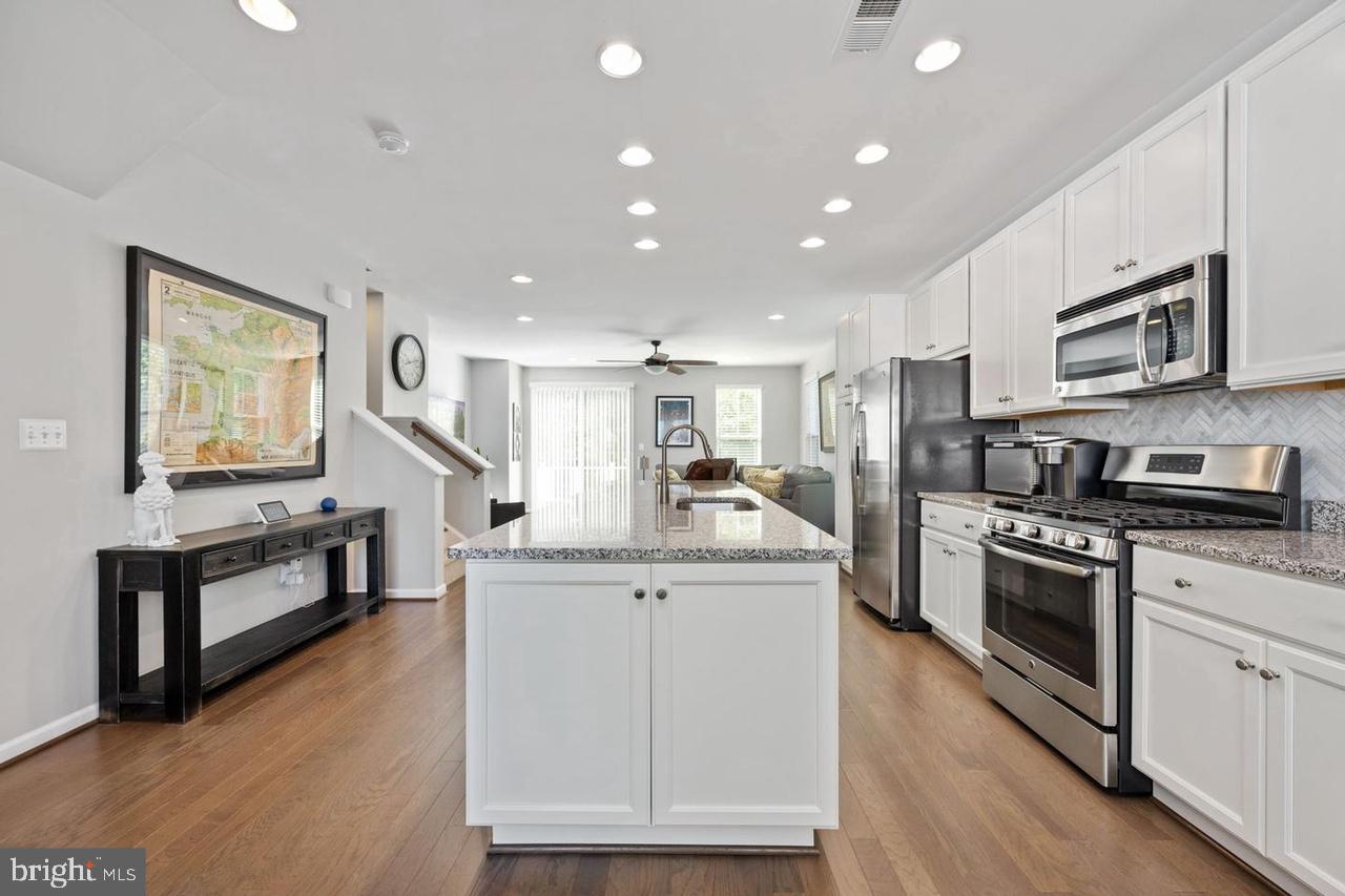PEMBROOKE - Residential Lease