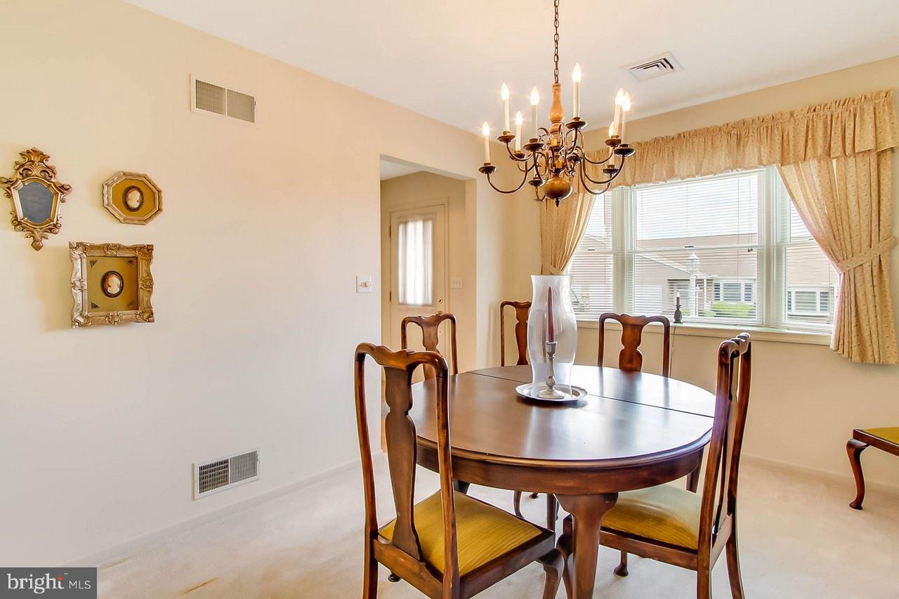WHITE OAK MANOR - Residential
