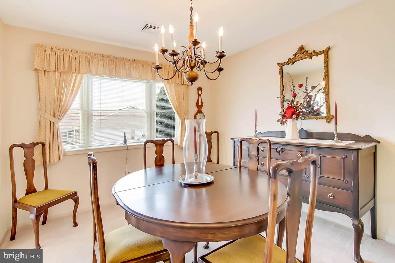 WHITE OAK MANOR - Residential