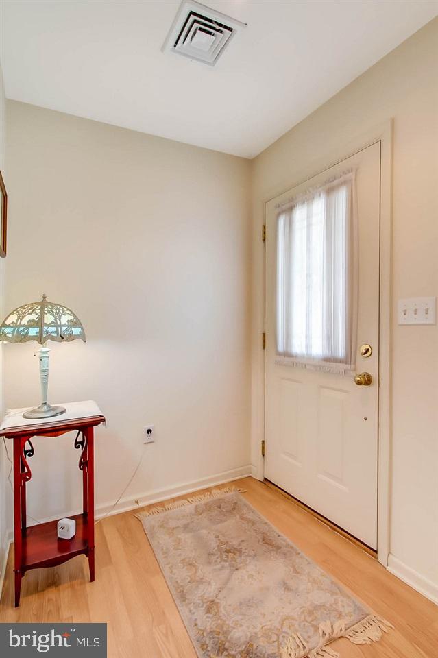 WHITE OAK MANOR - Residential