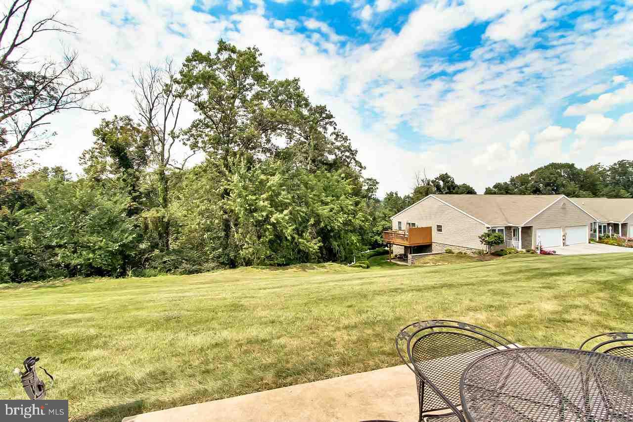 WHITE OAK MANOR - Residential