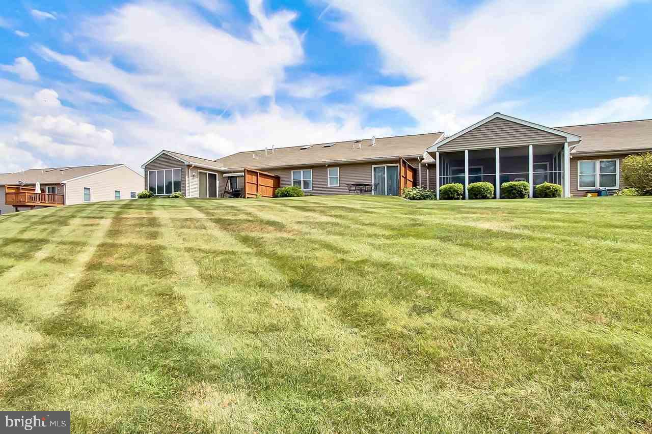 WHITE OAK MANOR - Residential