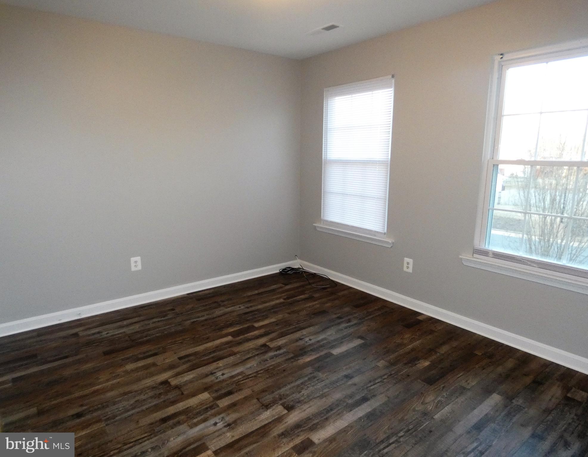 SOUTH OAKS - Residential Lease