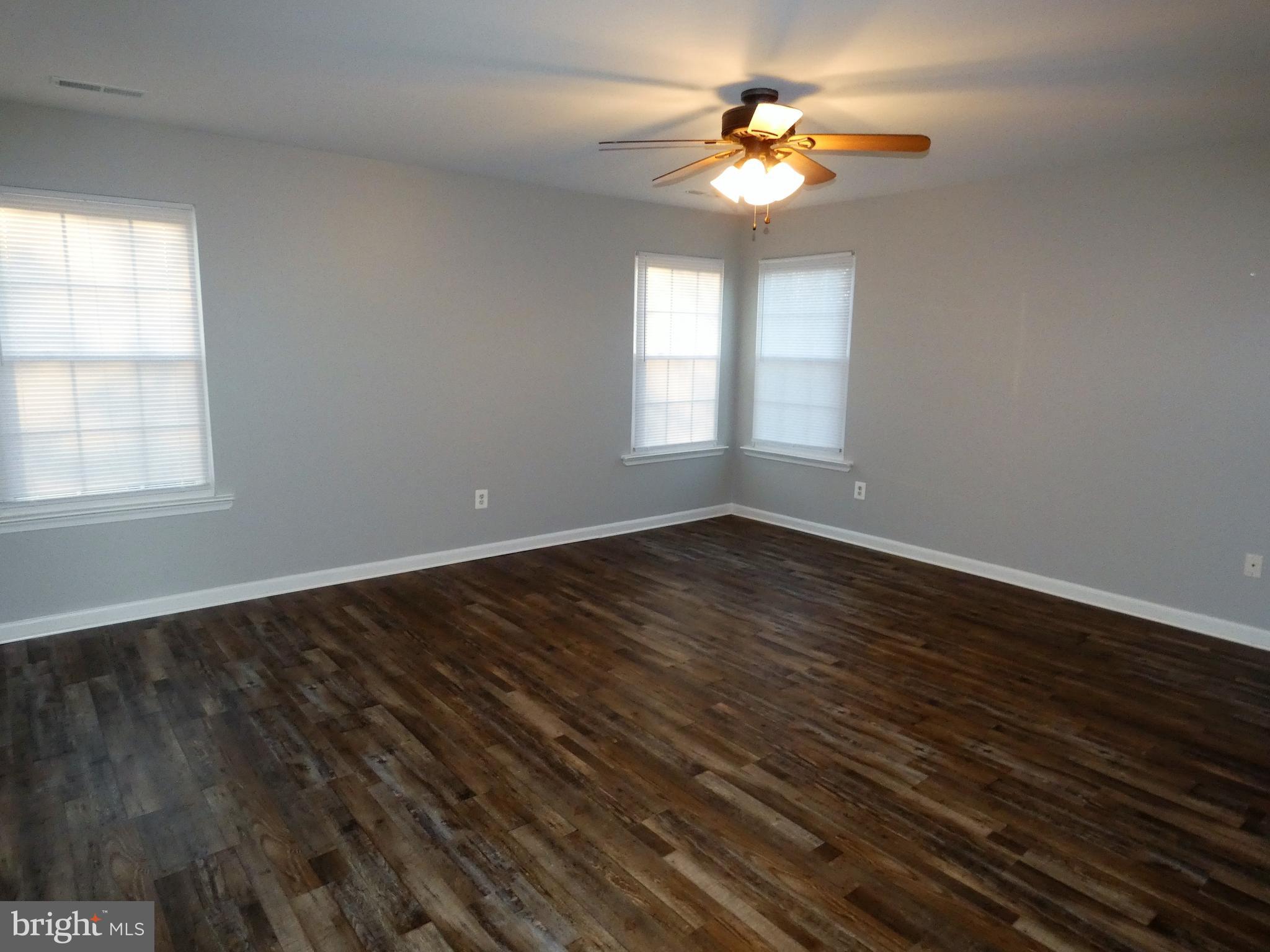 SOUTH OAKS - Residential Lease