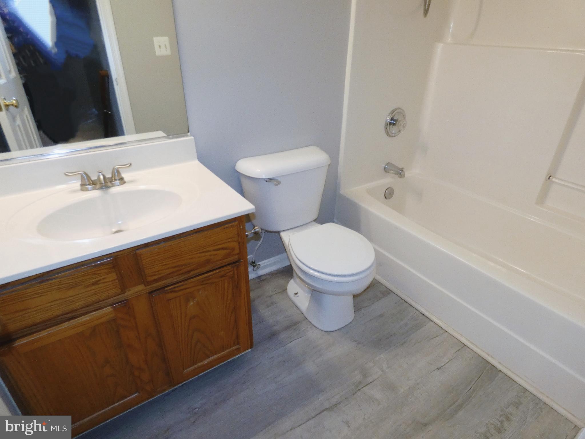SOUTH OAKS - Residential Lease