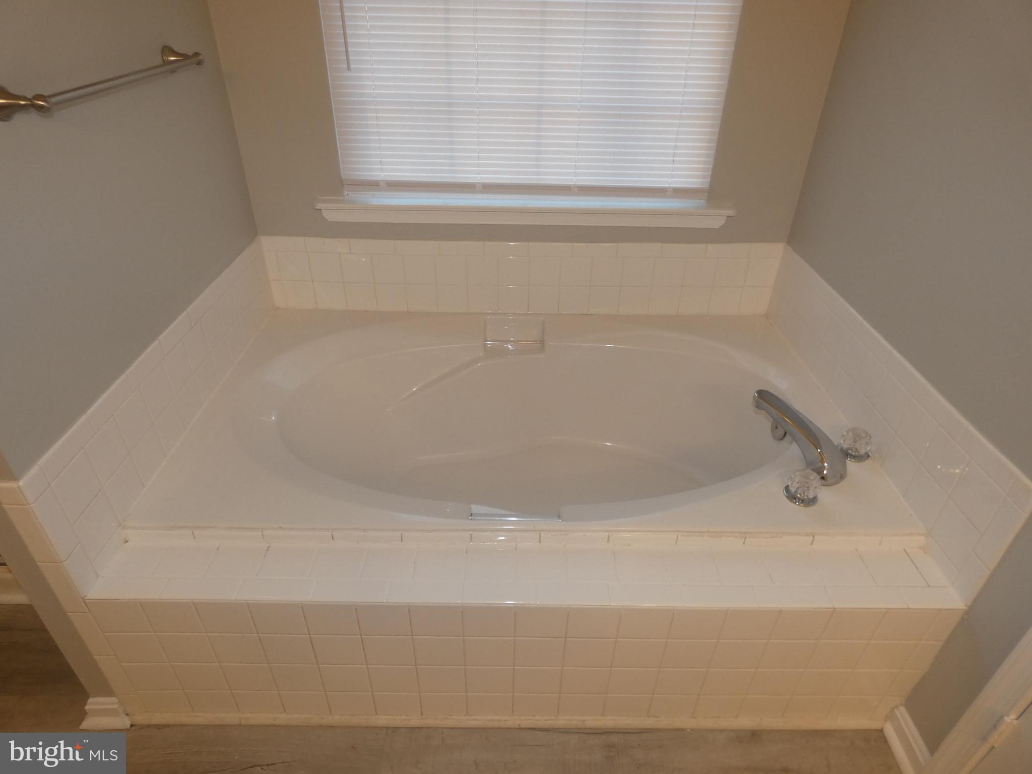 SOUTH OAKS - Residential Lease