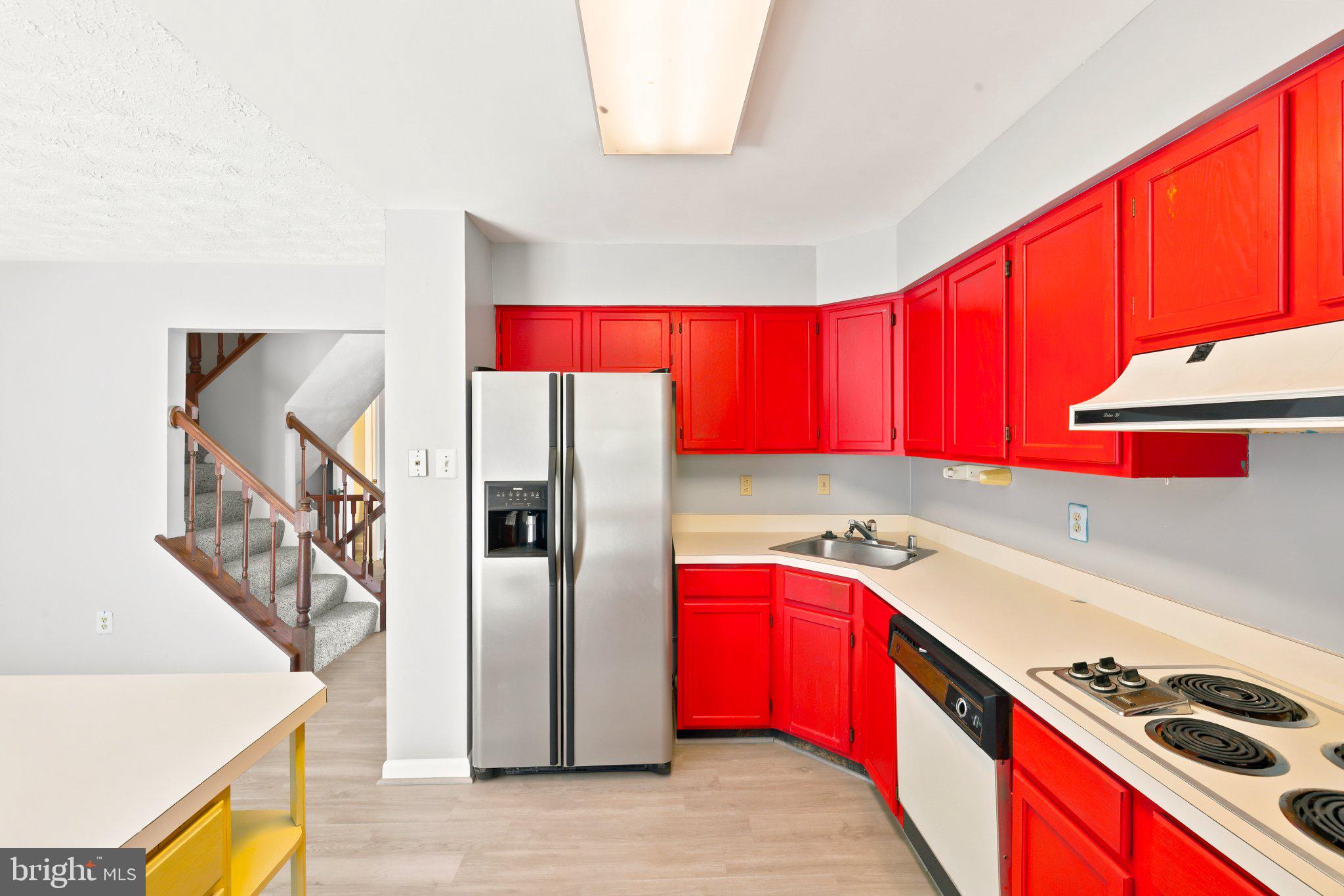 CONSTANT FRIENDSHIP - Residential