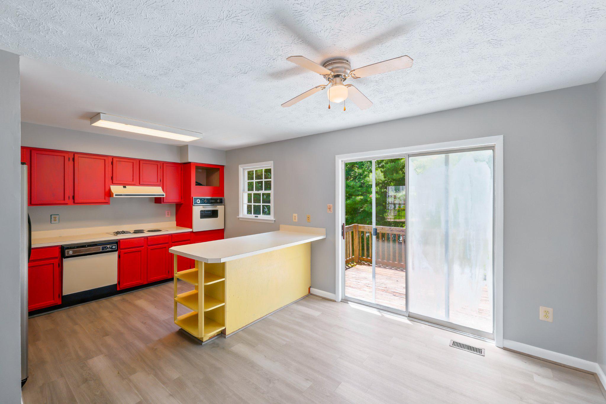 CONSTANT FRIENDSHIP - Residential