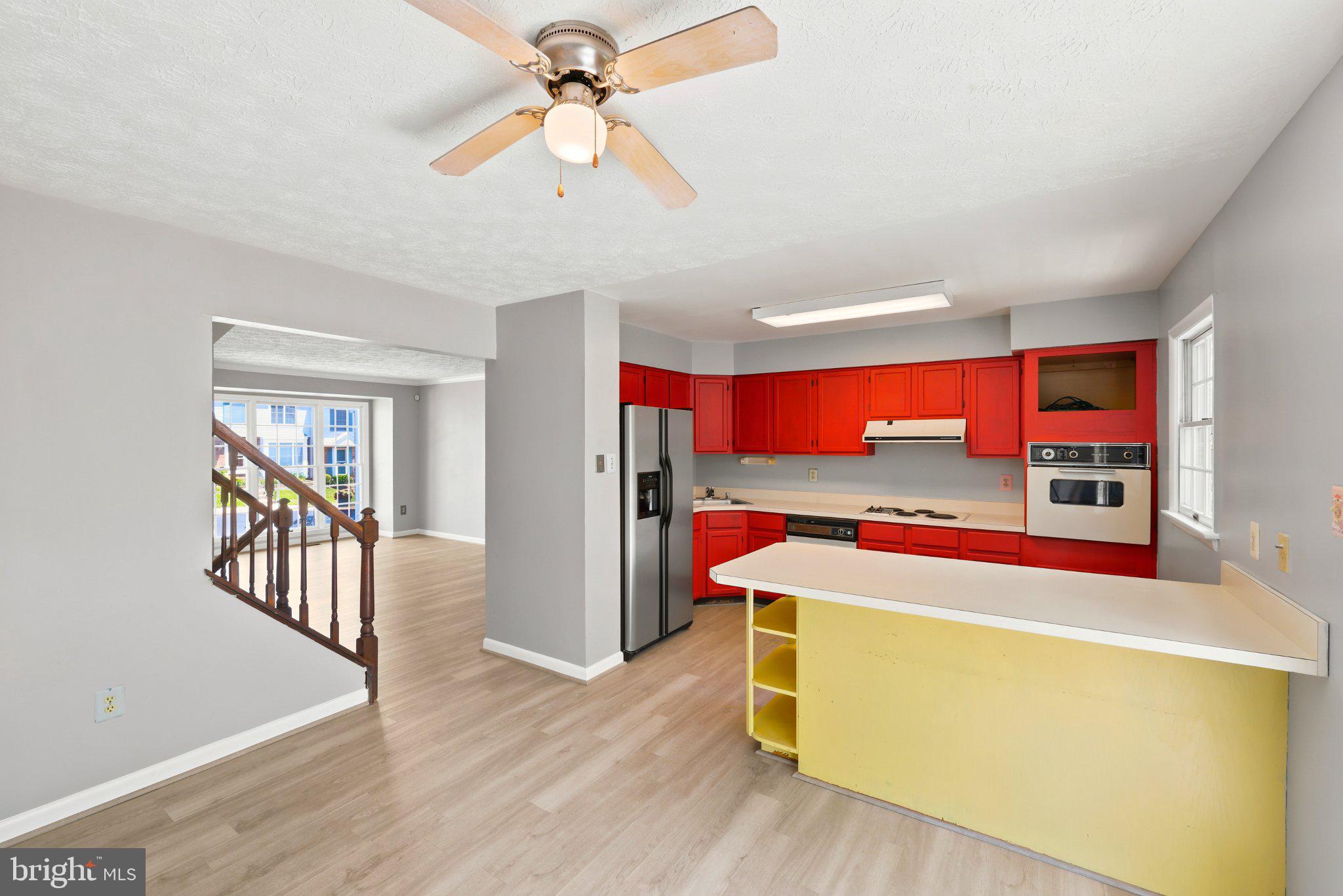 CONSTANT FRIENDSHIP - Residential